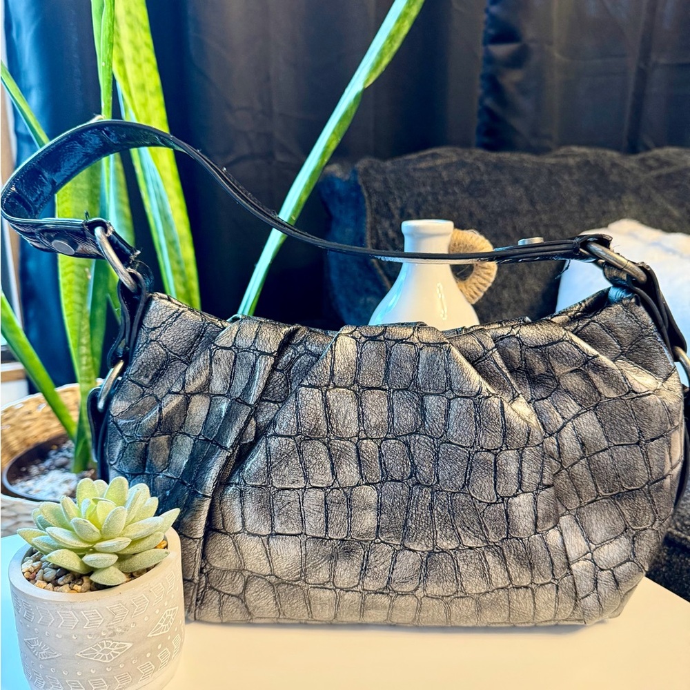 VERA BRADLEY Gray Croc-Embossed Shoulder Bag
